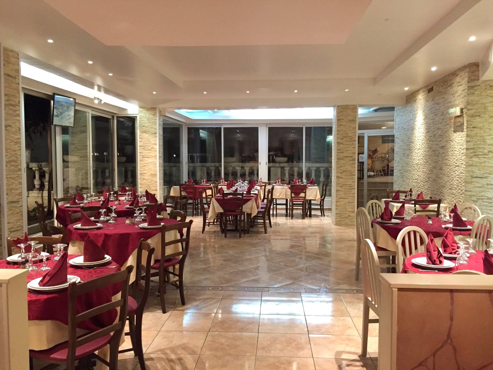 Al Manara مطعم المنارة5
